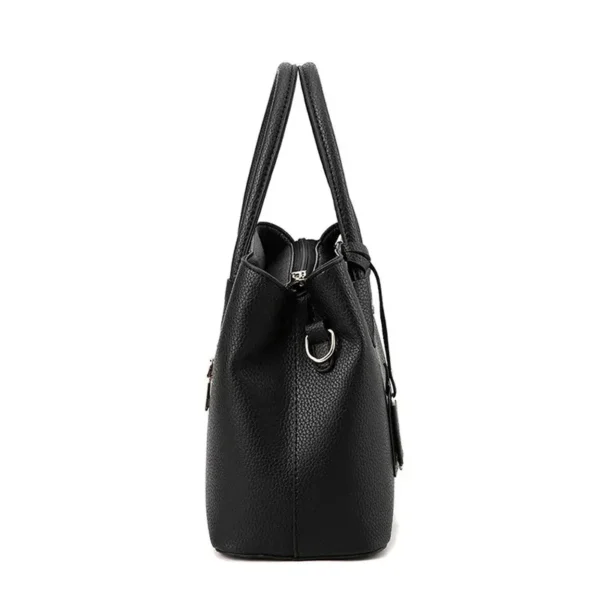 Sac à main bleu chic vue de profil