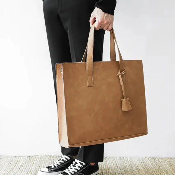 Sac à main homme en cuir vintage camel élégant