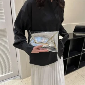 Sac à main pochette brillante