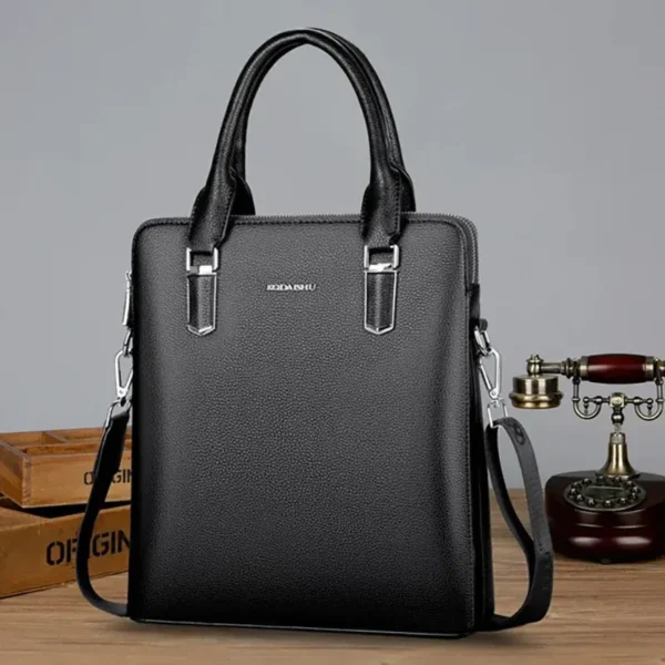 Sac à main rectangulaire noir élégant