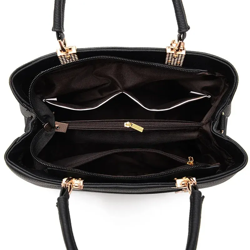 Sac à main rose élégant multipoche