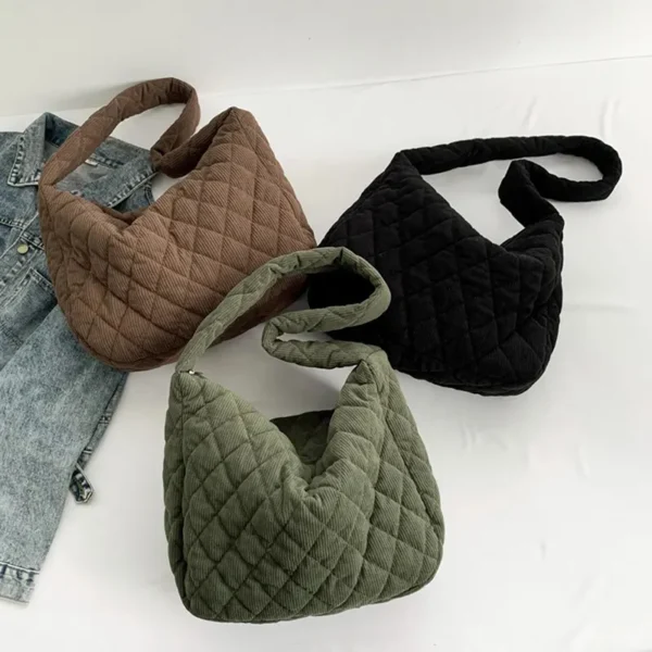 Sac à main vert en velours côtelé disponible en quatre couleurs