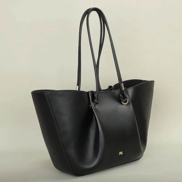 Sac à main chic grand format épuré presentation