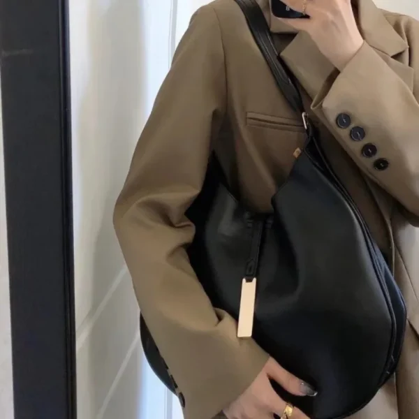 Sac à main cuir femme grand format presentation
