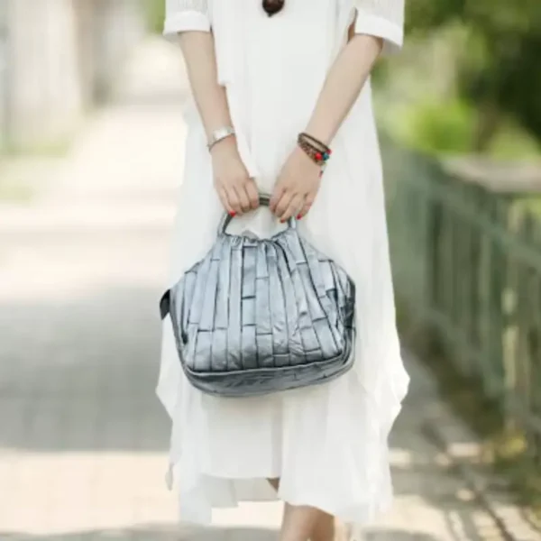 Sac à main femme brillant en cuir souple femme
