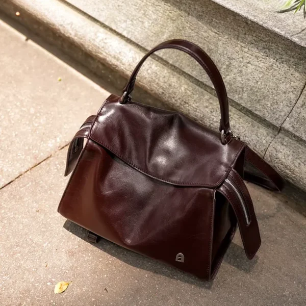 Sac à main femme en cuir souple presentation