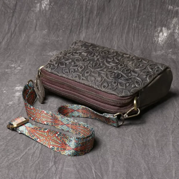 Sac à main femme original en bandoulière details